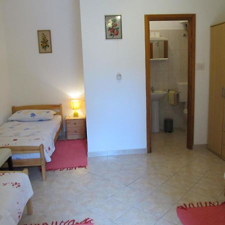 Apartments Vesna With Pool - New! Sveti Lovreč Pazenatički 客房 照片