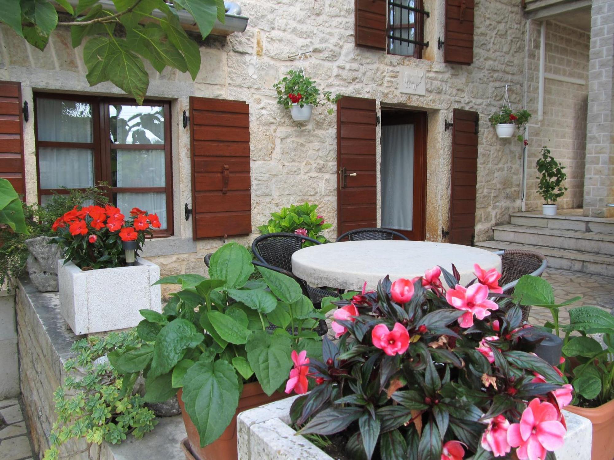 Apartments Vesna With Pool - New! Sveti Lovreč Pazenatički 客房 照片