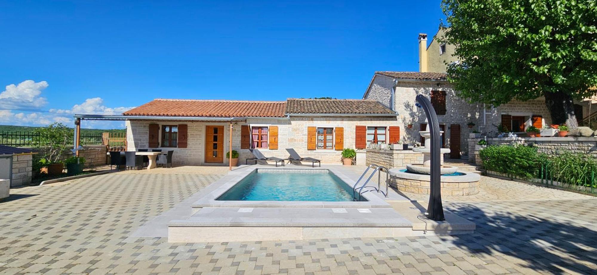 Apartments Vesna With Pool - New! Sveti Lovreč Pazenatički 外观 照片