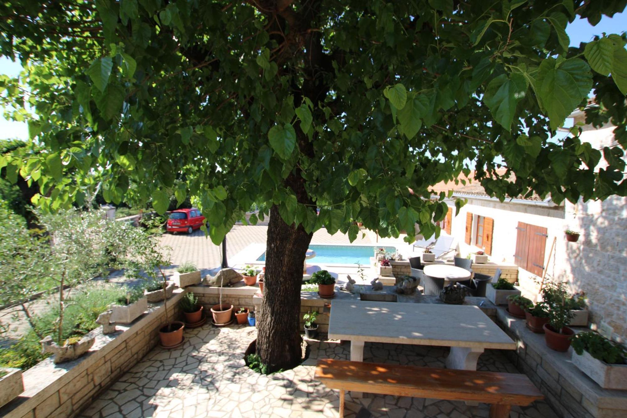 Apartments Vesna With Pool - New! Sveti Lovreč Pazenatički 外观 照片